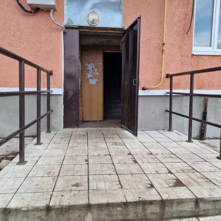 3-к кв. Рязанская область, Захаровский район, Безлыченское с/пос, с. ... - Фото 1