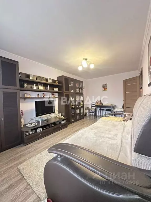 2-к кв. Бурятия, Улан-Удэ ул. Комарова, 15 (43.4 м) - Фото 0