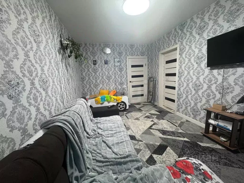 2-к кв. Брянская область, Карачев Октябрьская ул., 100 (38.7 м) - Фото 1