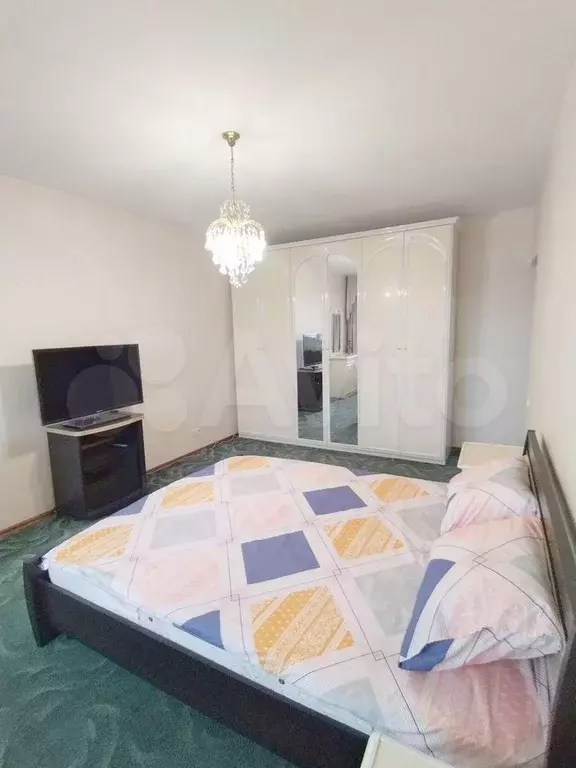 2-к. квартира, 70 м, 9/17 эт. - Фото 0