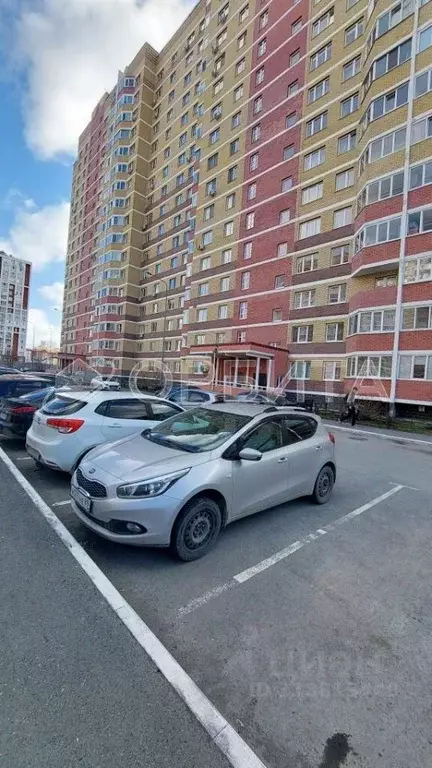1-к кв. Тюменская область, Тюмень ул. Андрея Бушуева, 4 (42.7 м) - Фото 0