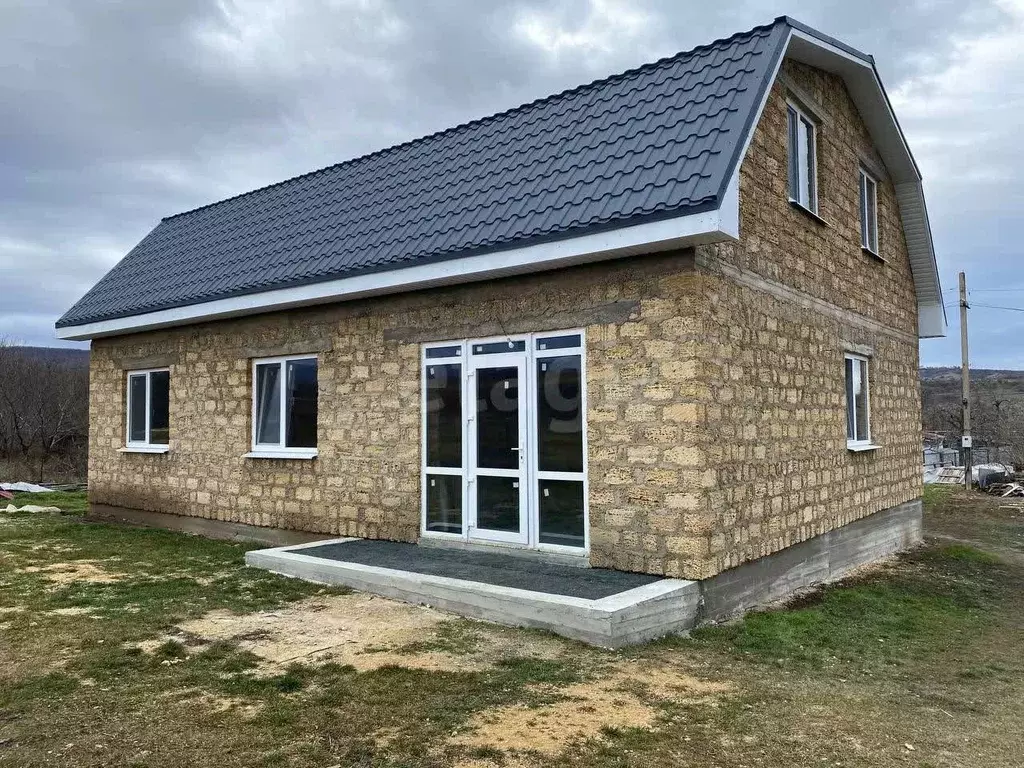 Дом в Крым, Симферопольский район, с. Доброе ул. Лесная (180 м) - Фото 0