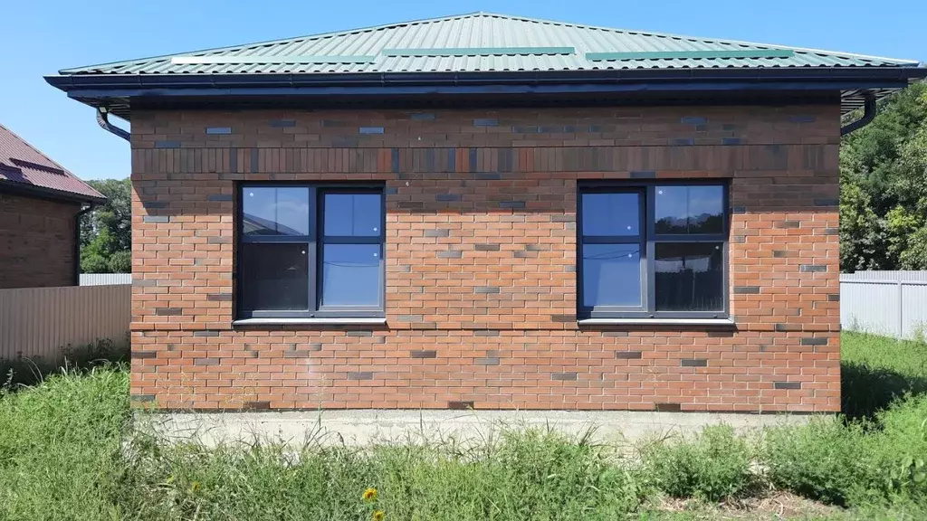 Дом в Адыгея, Тахтамукайский район, Энемское городское поселение, ... - Фото 1