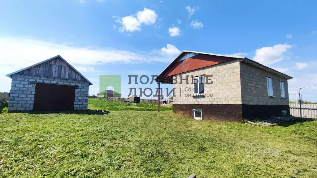 Дом в Саратовская область, д. Долгий Буерак ул. Заречная, 2А (120 м) - Фото 0