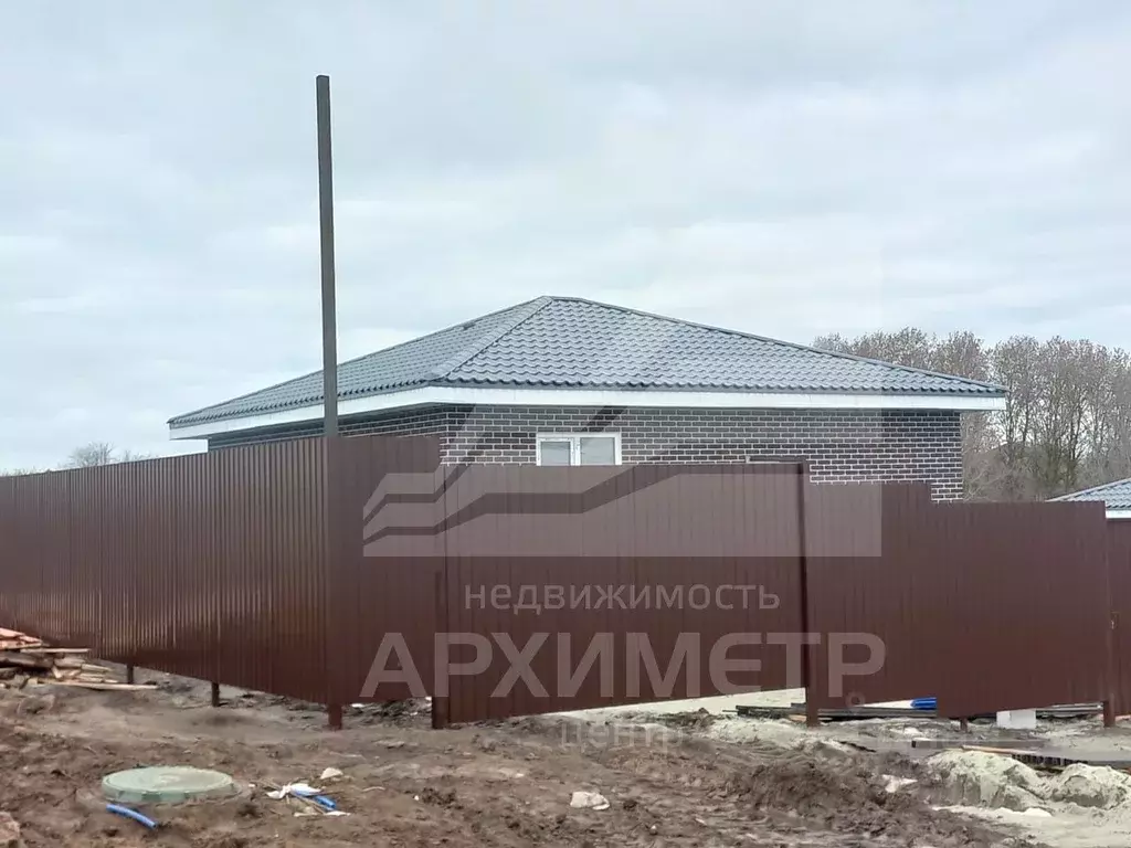 Дом в Курская область, Курский район, Моковский сельсовет, д. 1-я ... - Фото 0