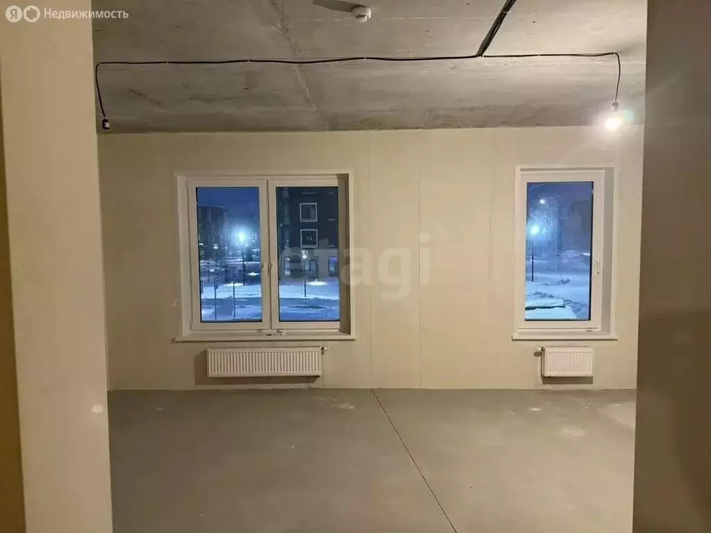 2-комнатная квартира: Тюмень, улица Игоря Комиссарова, 12 (61.4 м) - Фото 2