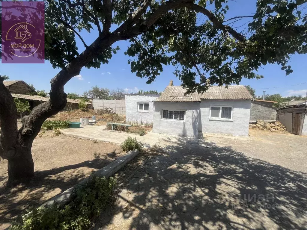 Дом в Крым, Сакский район, с. Суворовское ул. Мира (60 м) - Фото 1