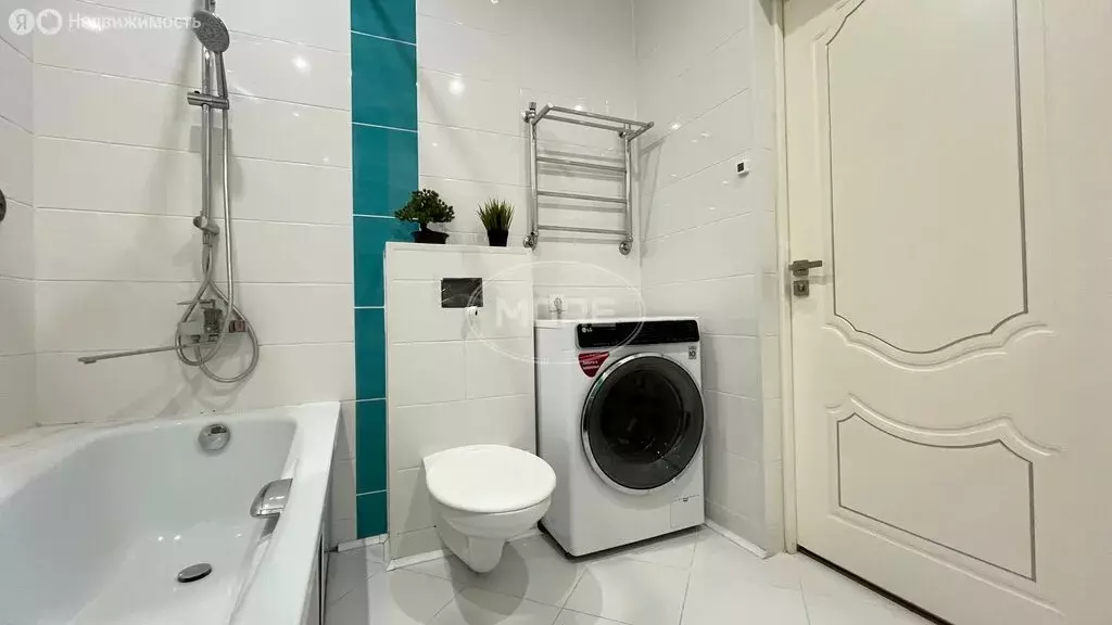 2-комнатная квартира: Калининград, улица Молодой Гвардии, 11 (80 м) - Фото 1