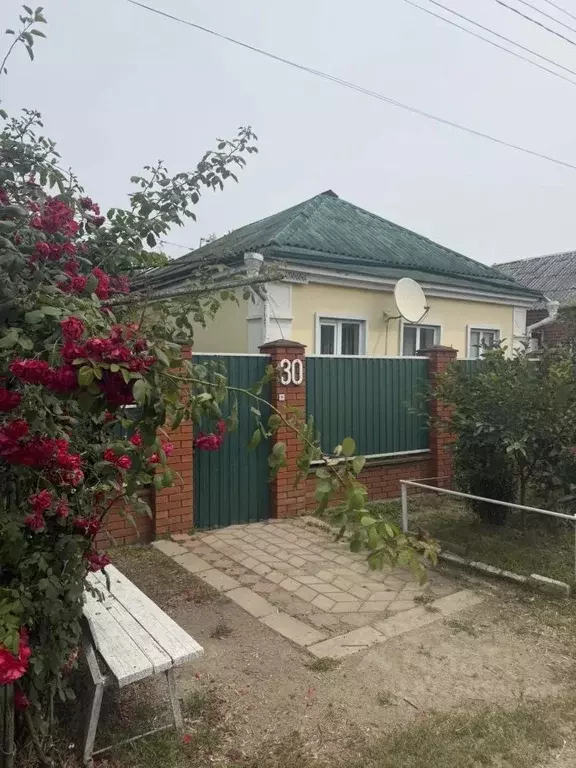 Дом в Краснодарский край, Тимашевск ул. Калинина, 28 (90 м) - Фото 2