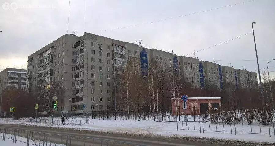 Квартира-студия: Тюмень, 6-й микрорайон, проезд 9 Мая, 2 (50 м) - Фото 1