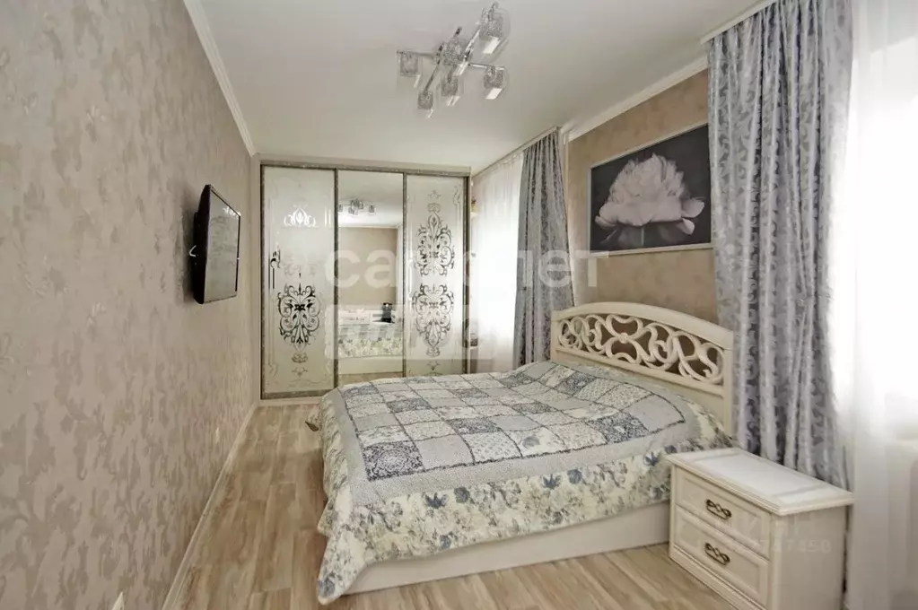 2-к кв. Омская область, Омск Училищная ул., 6 (56.4 м) - Фото 0