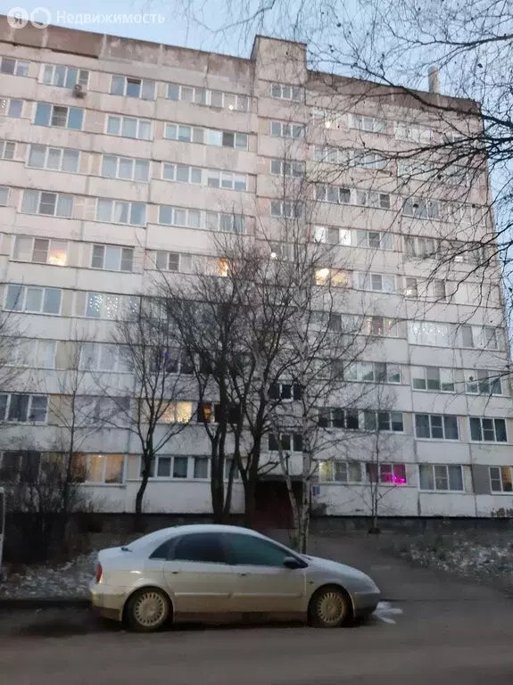 3-комнатная квартира: Коммунар, Школьная улица, 24 (64.9 м) - Фото 1