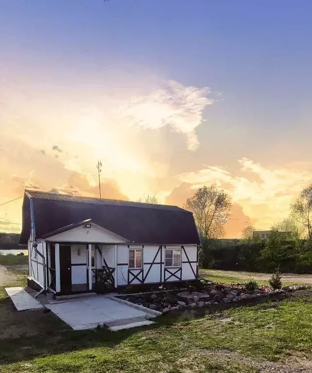 Дом в Псковская область, Псков ул. Нижнечерехинская дорога, 1А (100 м) - Фото 1