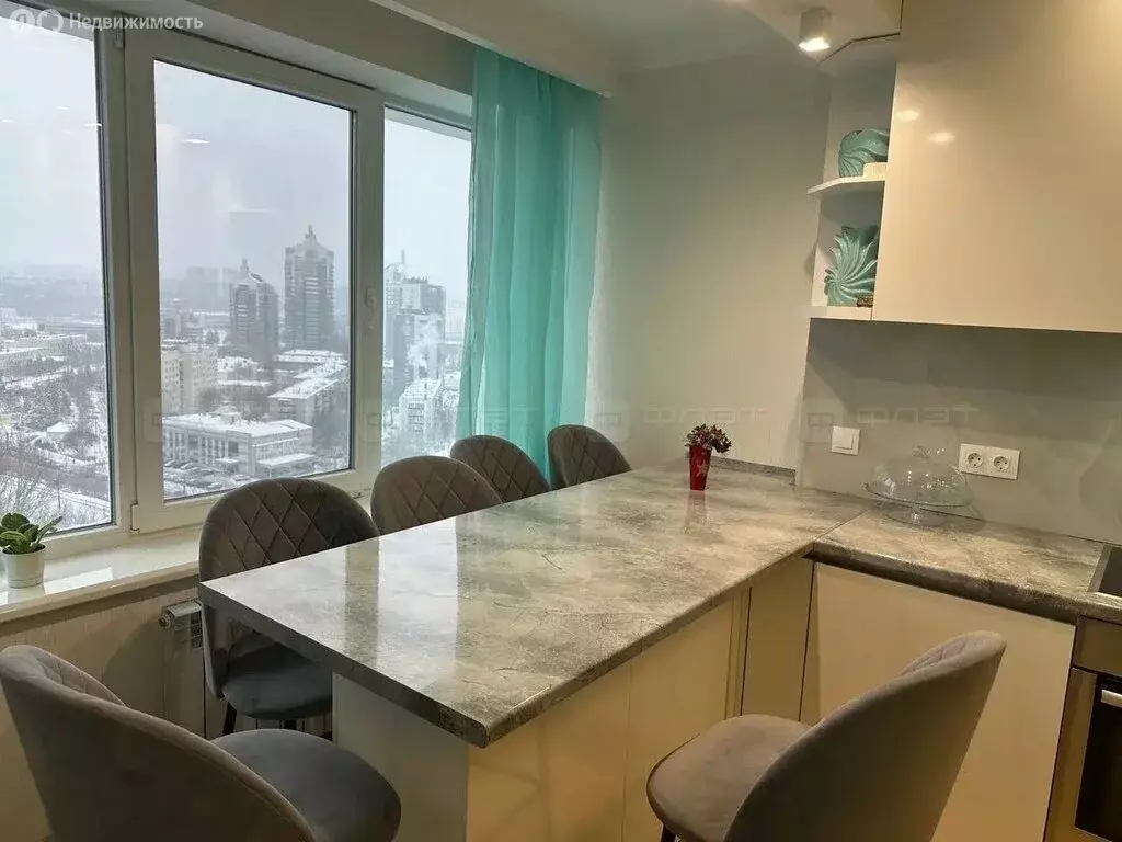 1-комнатная квартира: Казань, улица Павлюхина, 128 (110 м) - Фото 1