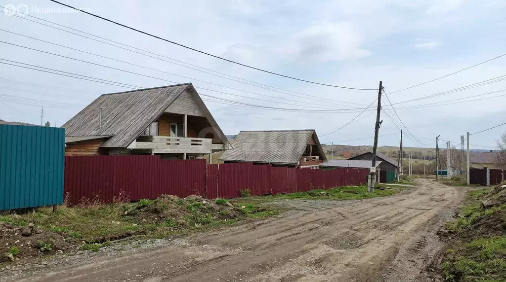 Дом в посёлок городского типа Емельяново, Космическая улица (209.9 м) - Фото 1