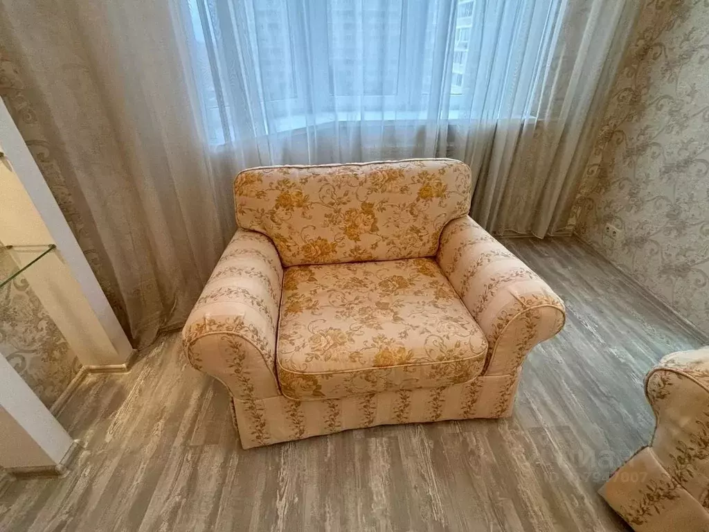 2-к кв. Москва пос. Знамя Октября, Родники мкр, 3 (72.0 м) - Фото 1