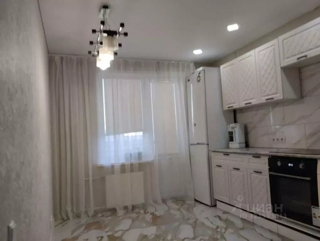 3-к кв. Саратовская область, Саратов ул. Имени Михаила Булгакова, 4А ... - Фото 1