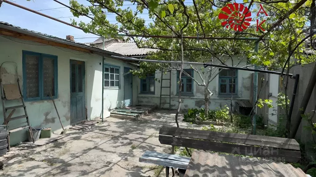 2-к кв. Крым, Феодосия ул. Листовничей, 34 (37.7 м) - Фото 2