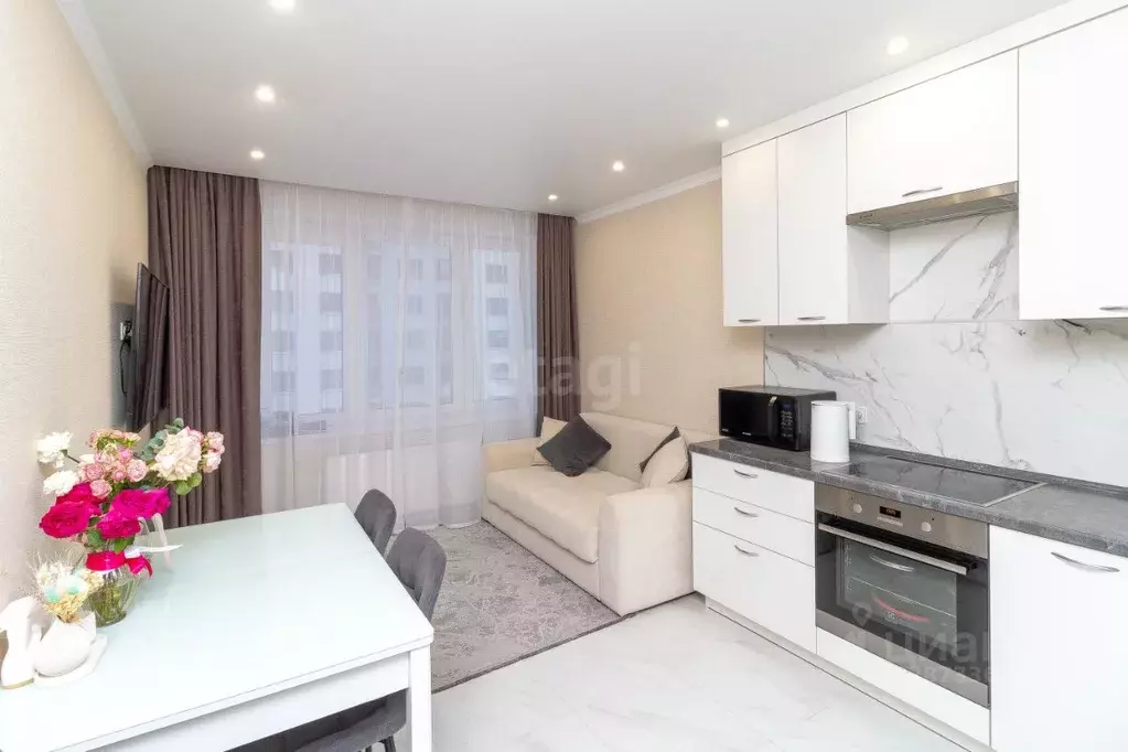 1-к кв. Тюменская область, Тюмень проезд Тихий, 6 (42.7 м) - Фото 1