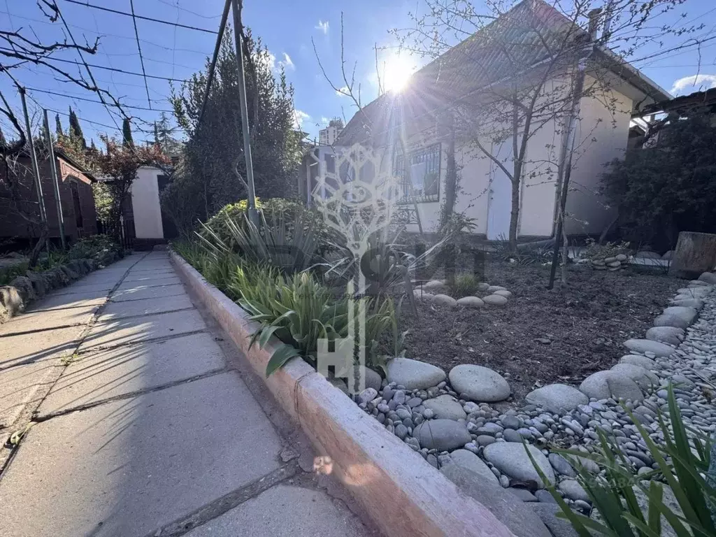 Дом в Крым, Алушта ул. Горького (70 м) - Фото 1
