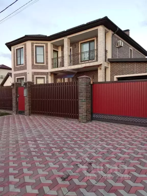 Дом в Краснодарский край, Темрюкский район, Ахтанизовское с/пос, пос. ... - Фото 1