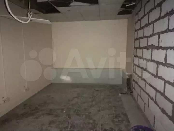 Помещение в цоколе у метро - Фото 0