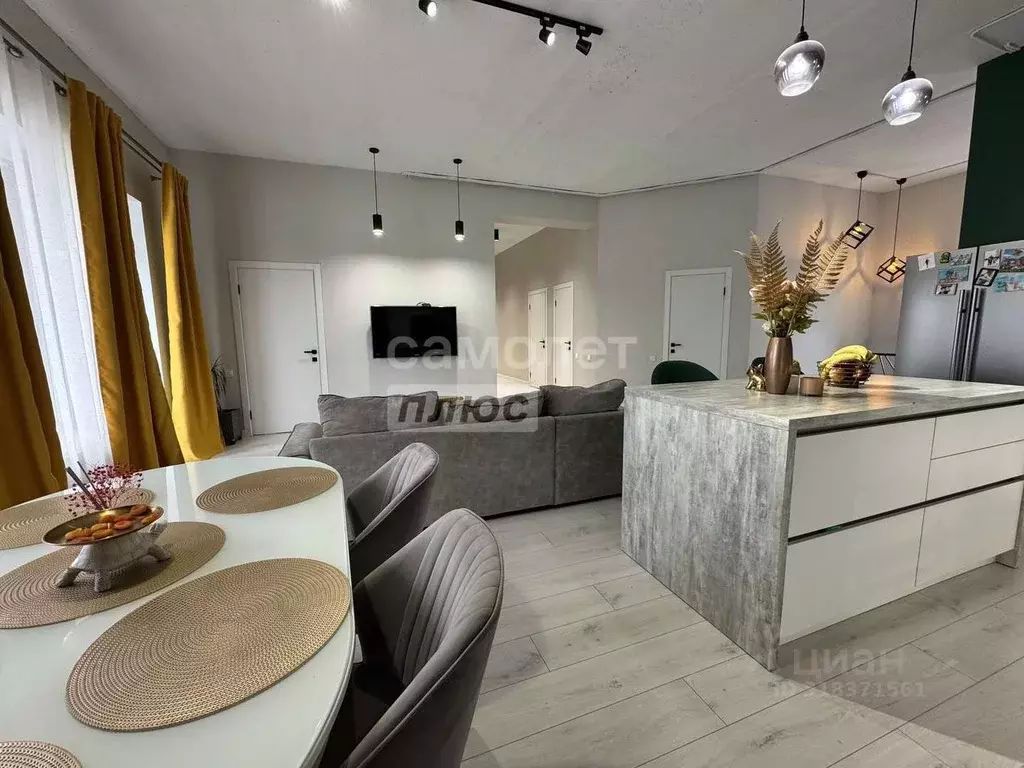 Дом в Волгоградская область, Волгоград Чебоксарский пер., 3 (248 м) - Фото 1