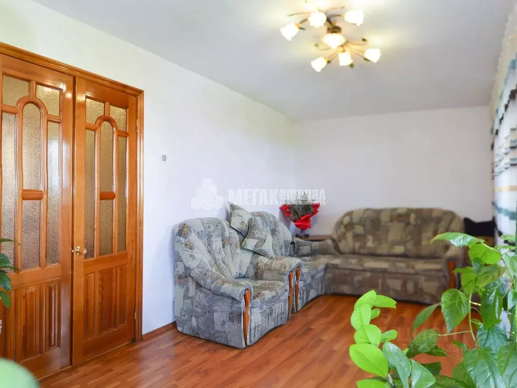 3-к кв. Брянская область, Брянск пер. Литвинова, 5 (70.2 м) - Фото 0