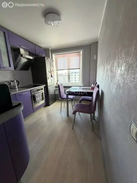 3-комнатная квартира: Барнаул, улица Гущина, 77 (67.9 м) - Фото 1