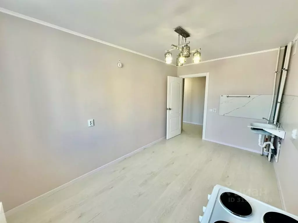 3-к кв. Саратовская область, Энгельс Харьковская ул., 8 (85.0 м) - Фото 1