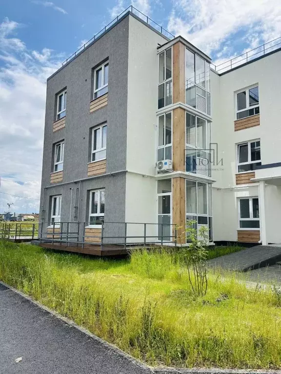 3-к кв. Челябинская область, Магнитогорск ул. Зеленый Лог, 71 (76.41 ... - Фото 0