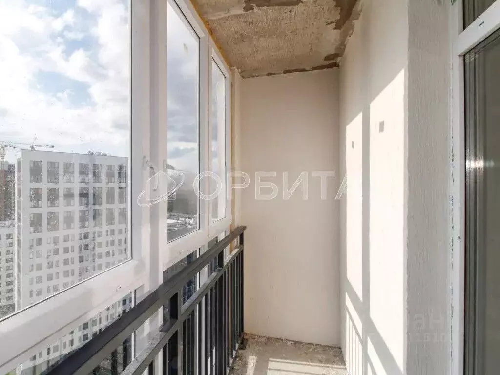 Студия Тюменская область, Тюмень ул. Краснооктябрьская, 16 (18.5 м) - Фото 1