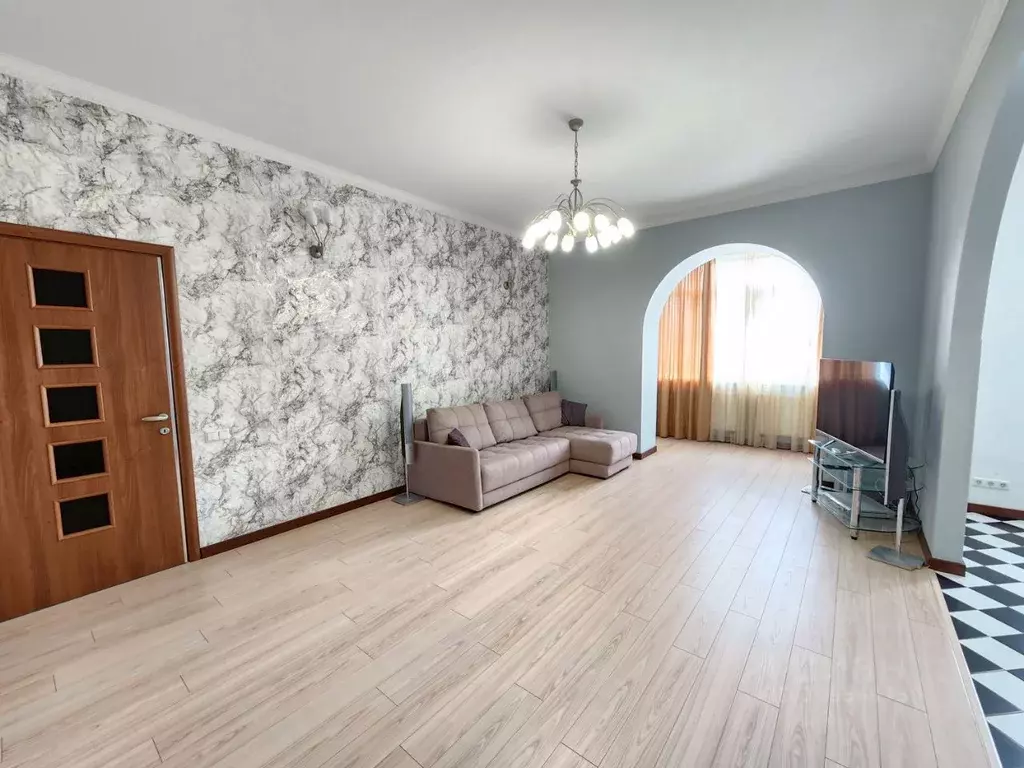 3-к кв. Саратовская область, Саратов ул. 3-я Дегтярная, 22а (120.0 м) - Фото 0