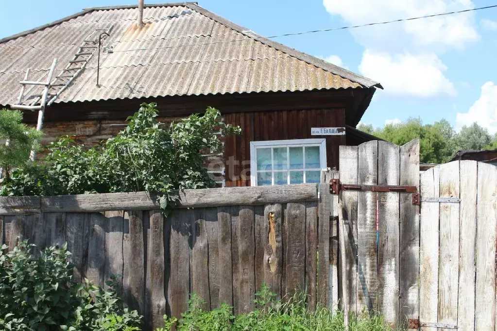 Дом в Алтайский край, Бийский район, с. Большеугренево пер. В. ... - Фото 0