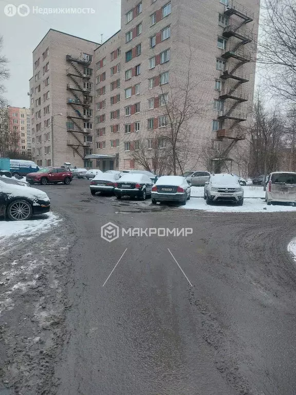 1к в 8-комнатной квартире (18 м) - Фото 0