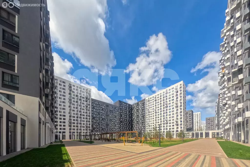 3-комнатная квартира: Мытищи, 1-й Стрелковый переулок, 1 (56.6 м) - Фото 0
