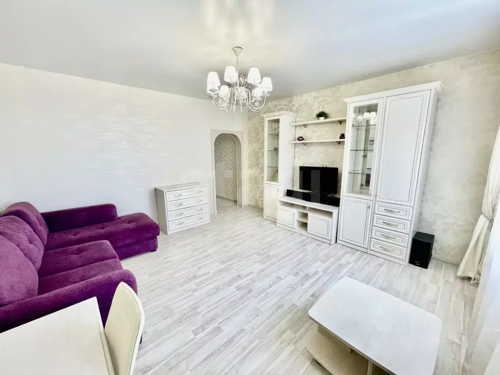 2-к кв. Татарстан, Казань ул. Аделя Кутуя, 110Б (68.4 м) - Фото 1