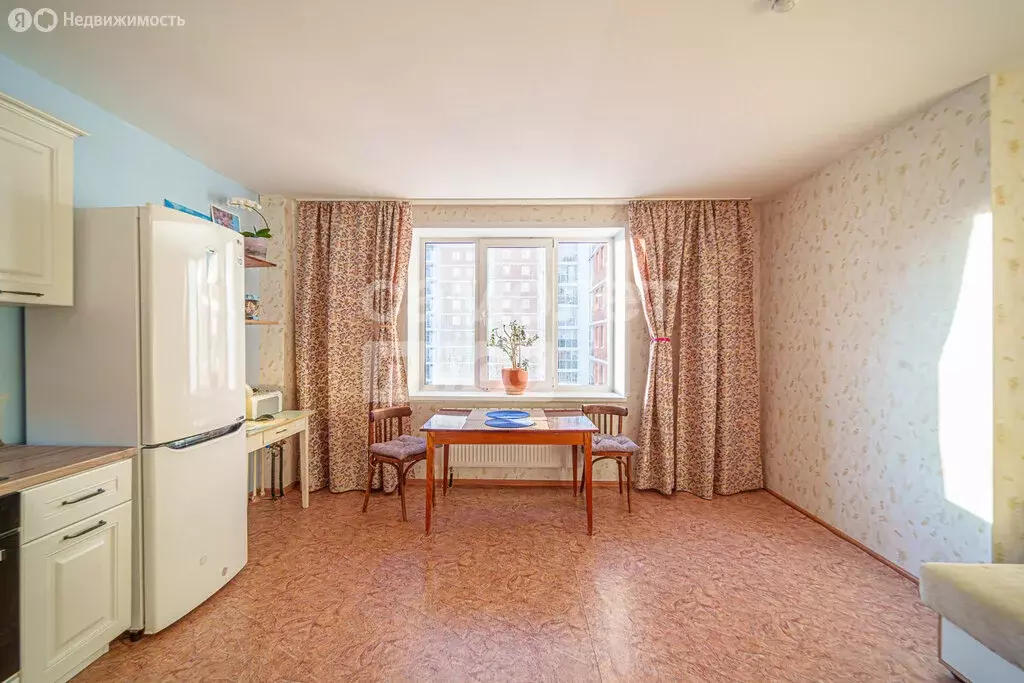 2-комнатная квартира: Пермь, улица Крылова, 15 (60.9 м) - Фото 2