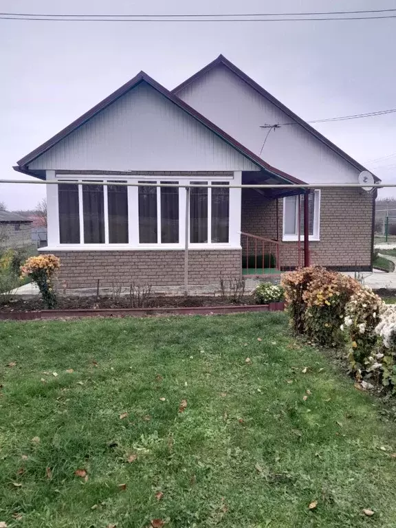 Дом в Орловская область, Орловский муниципальный округ, пос. Добрый  ... - Фото 1