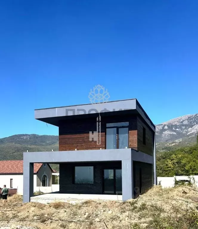 Дом в Крым, Алушта муниципальный округ, с. Лучистое ул. Табачная (167 ... - Фото 2