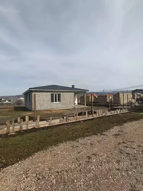 Дом в Крым, Симферопольский район, с. Доброе ул. Имени Рустема ... - Фото 1