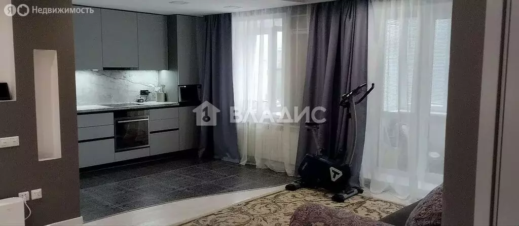 3-комнатная квартира: Улан-Удэ, улица Антонова, 2 (65 м) - Фото 1