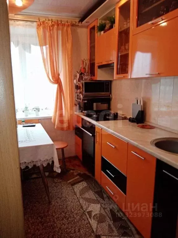 3-к кв. Белгородская область, Шебекино Железнодорожная ул., 26 (58.0 ... - Фото 0