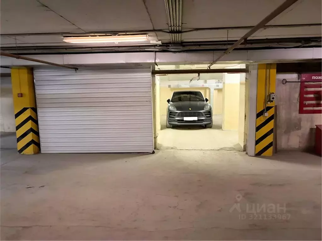 Гараж в Свердловская область, Екатеринбург ул. Белинского, 32 (80 м) - Фото 1