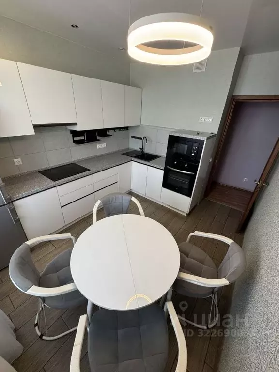 2-к кв. Свердловская область, Екатеринбург ул. Авиаторов, 1А (60.0 м) - Фото 2