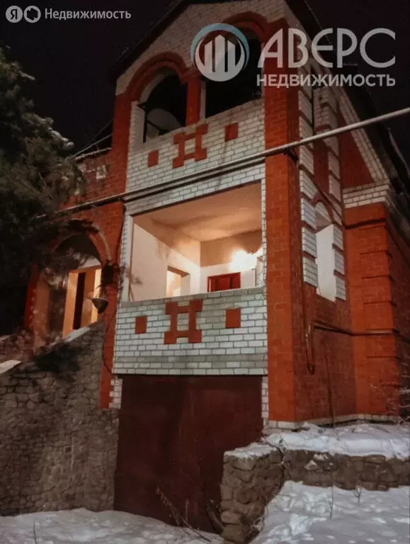 дом в навашино, улица воровского, 2 (250 м) - Фото 1