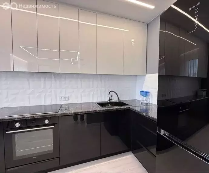 2-комнатная квартира: Новороссийск, улица Мурата Ахеджака, 18 (64 м) - Фото 0