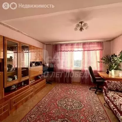 3-комнатная квартира: Тюмень, улица 50 лет Октября, 68 (57 м) - Фото 1