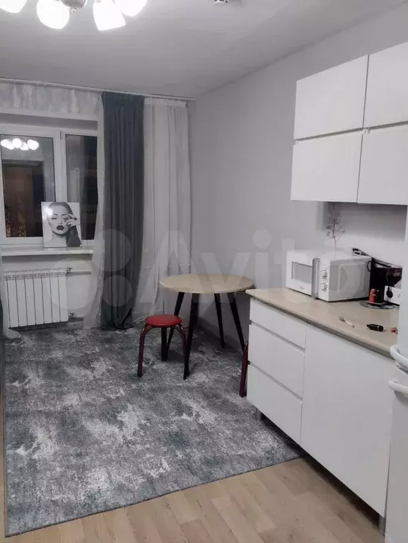 Комната 13,8 м в 1-к., 4/4 эт. - Фото 0
