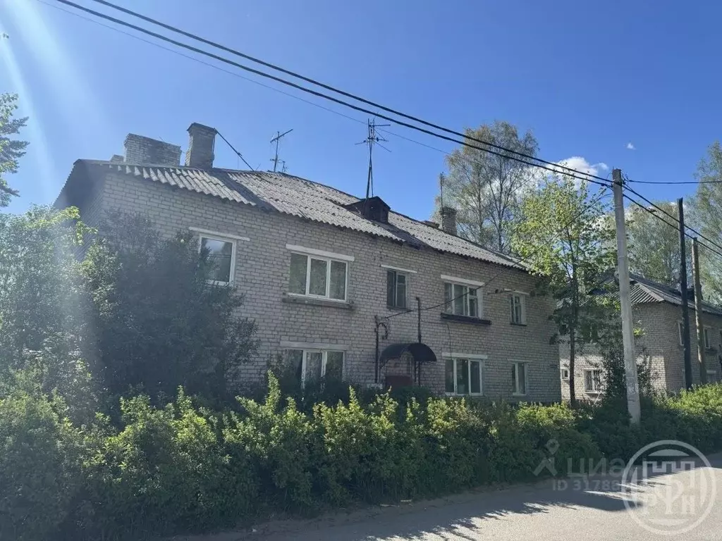 3-к кв. Ленинградская область, Гатчинский район, Вырица городской ... - Фото 0